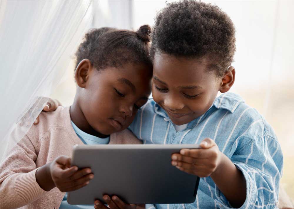 Protection en ligne des enfants : la nouvelle loi du Cameroun garantit une utilisation sécuritaire d'Internet Online Protection of Children: Cameroon’s New Law Ensures Safe Internet Usage